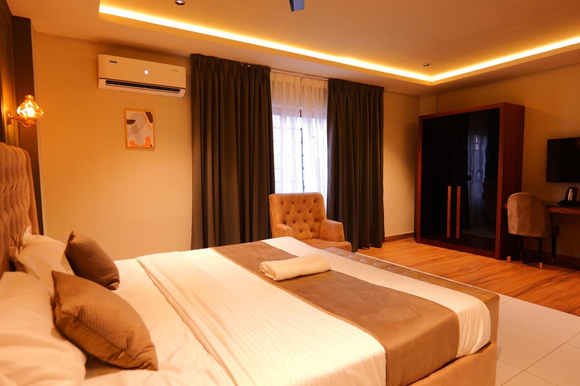 Hotel Classico International Kannangad 외부 사진